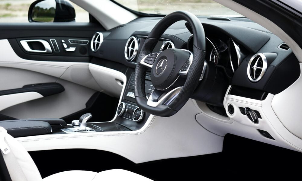 interior mobil halotomotif