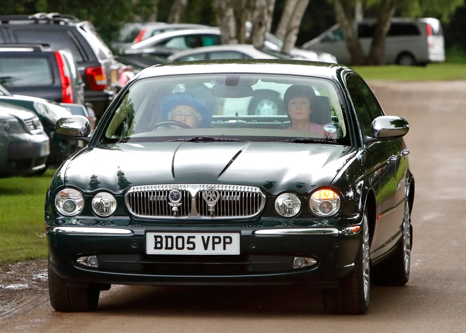 Mobil Ratu Elizabeth II Daimler