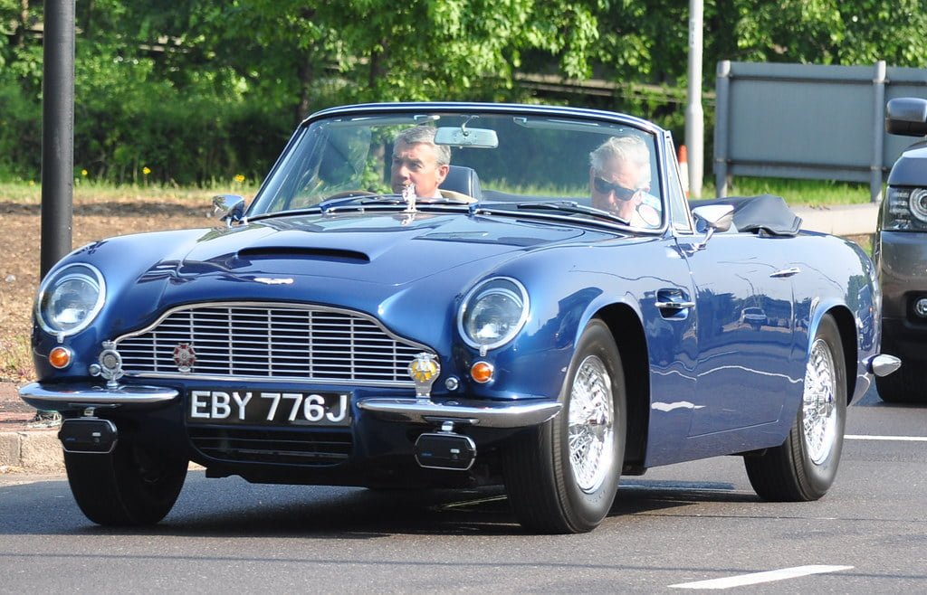 Aston Martin DB6 Volante