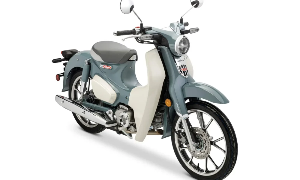 Tampilan terbaru Honda Super Cub C125 Pearl Cadet Grey