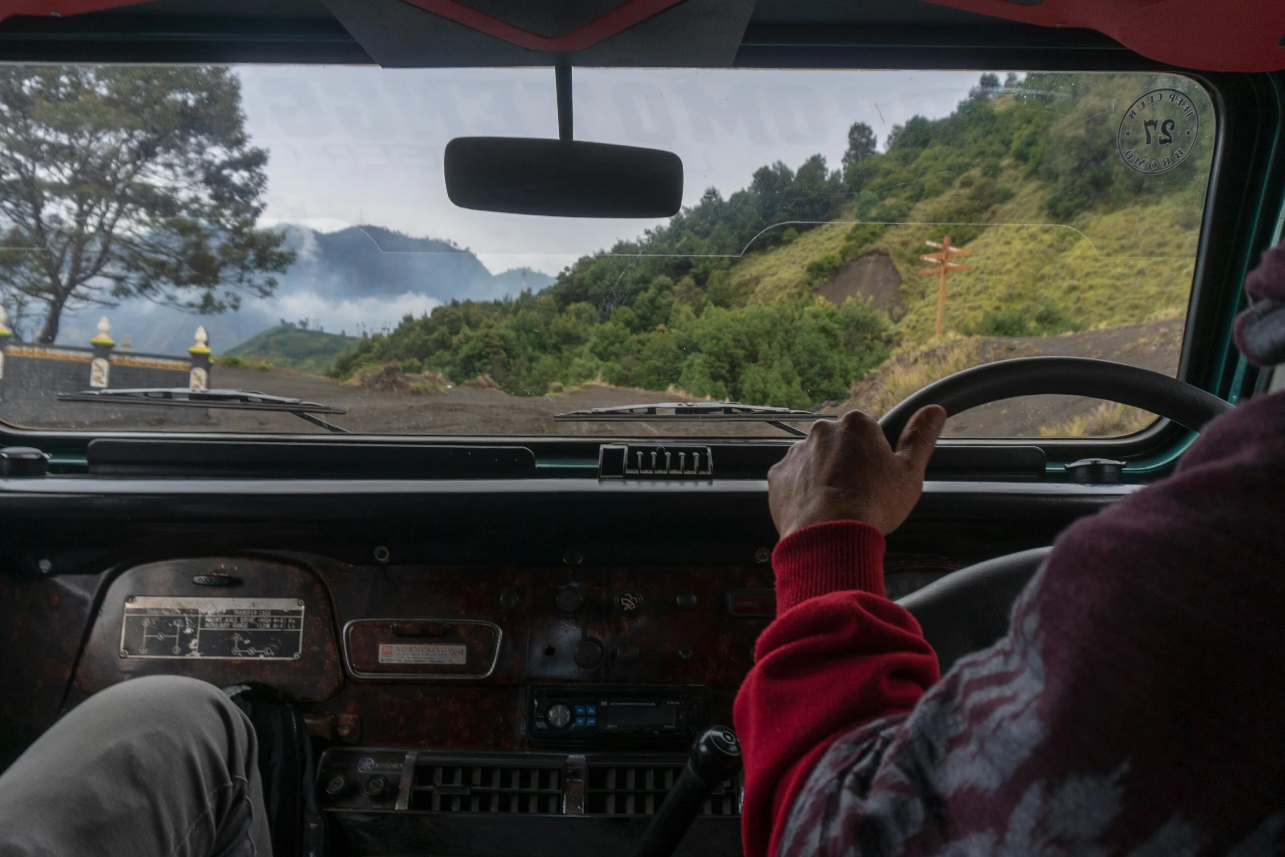 jenis mobil road trip