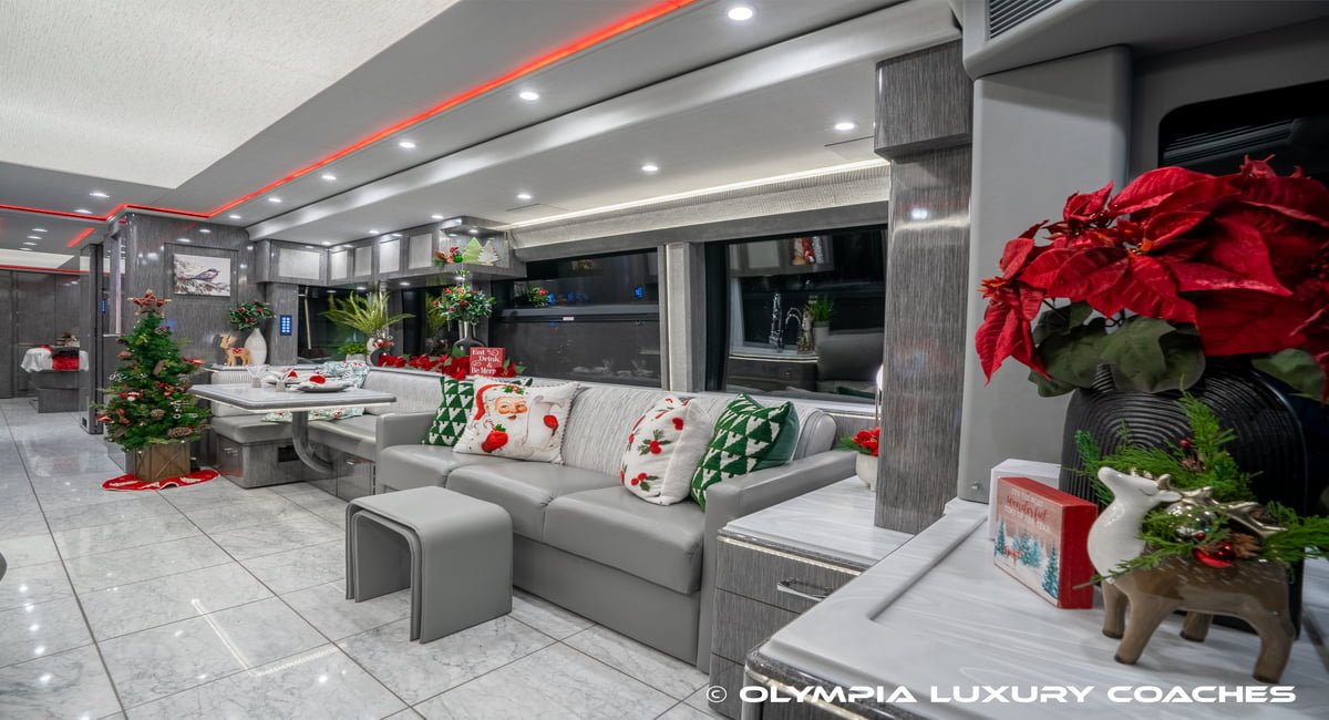 Prevost H3-45 VIP interior