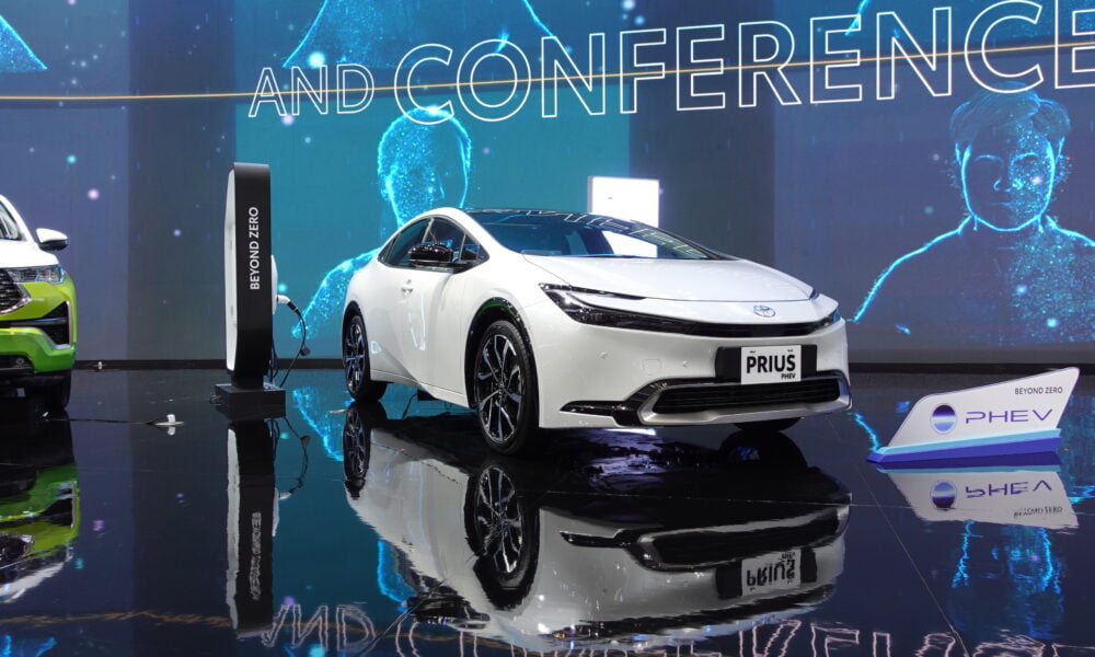 Toyota prius HEV di GIIAS 2024