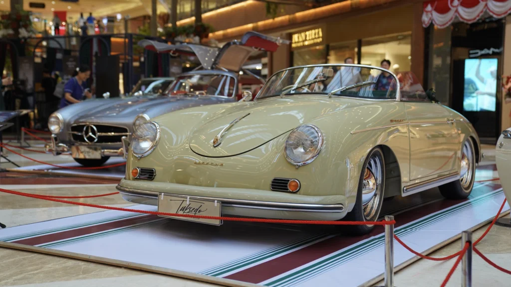 Tuksedo Studio bawa 356 speedster ke Pondok Indah Mall 2