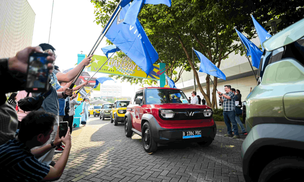 Hand Over 100 unit VinFast VF 3