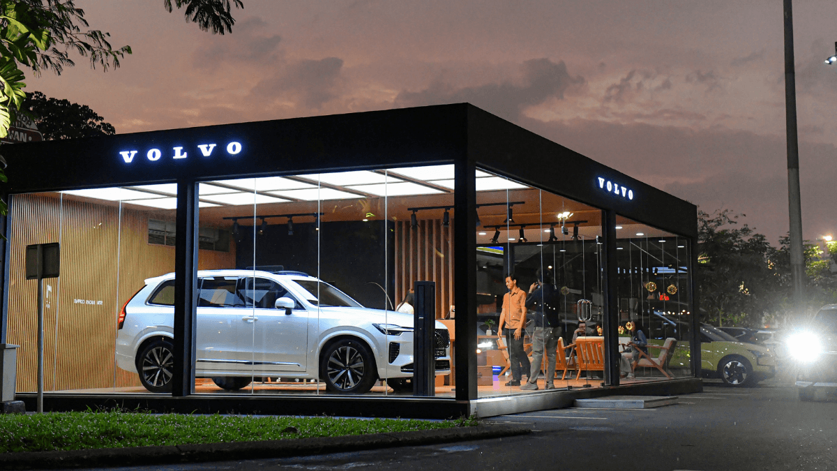 Pop Up Store Volvo Alam Sutera