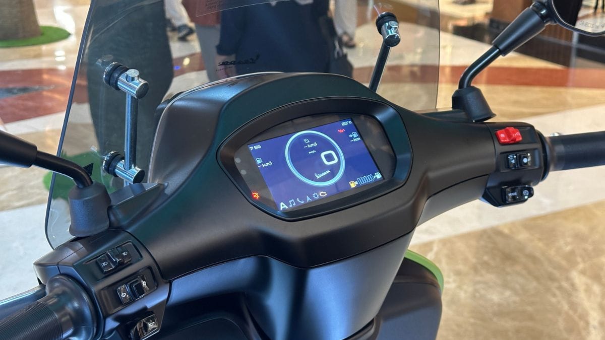 Vespa Sprint Tech layarnya udah digital