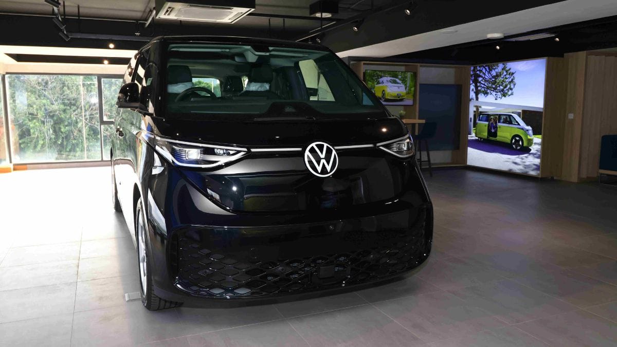 VW ID.Buzz jadi mobil yang di highlight di Volkswagen City Store