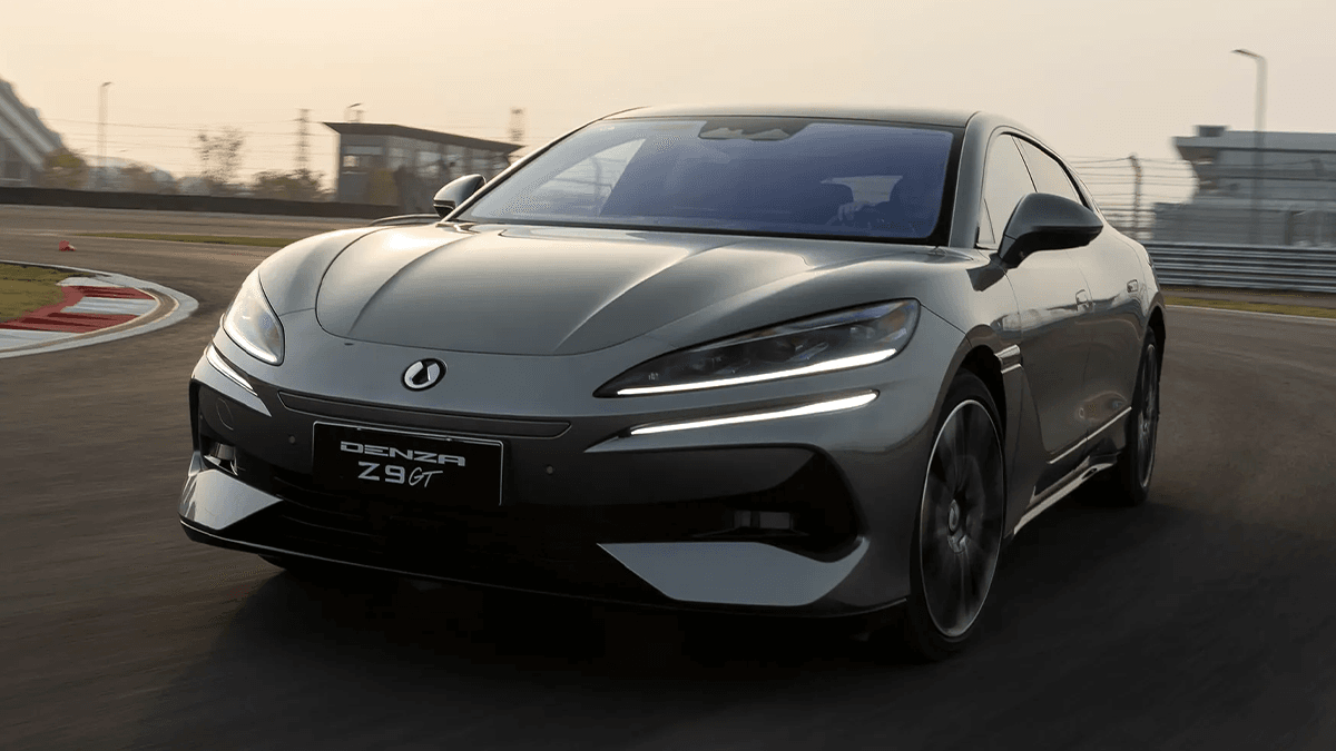 Daniel Craig jadi bintang iklan Denza